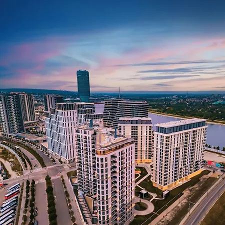 Waterfront 16th Fl Lux Apt. W/ View Daire