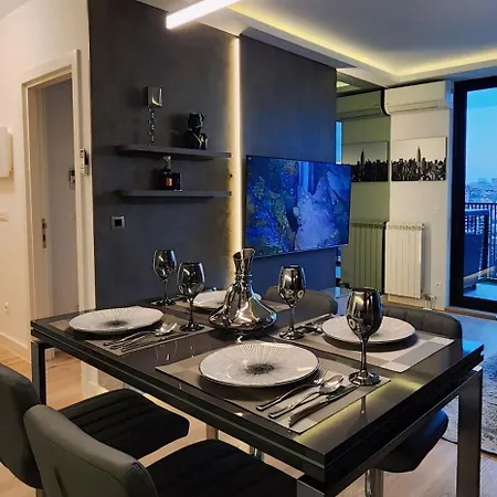 Waterfront 16th Fl Lux Apt. W/ View *